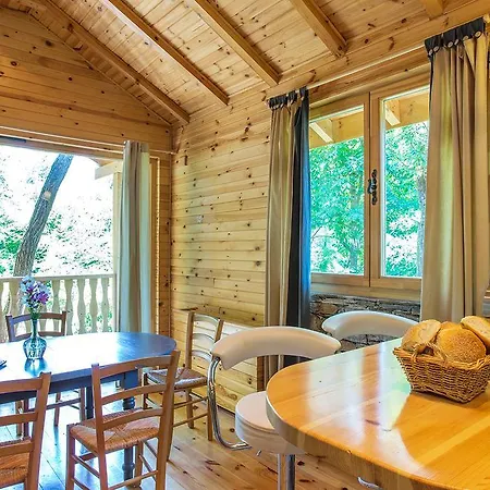Hills Holiday park 3*